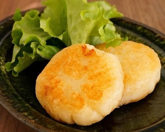 Camembert Potato Mochi, Berry Sauce: カマンベールぽてともち ～ベリーソース～