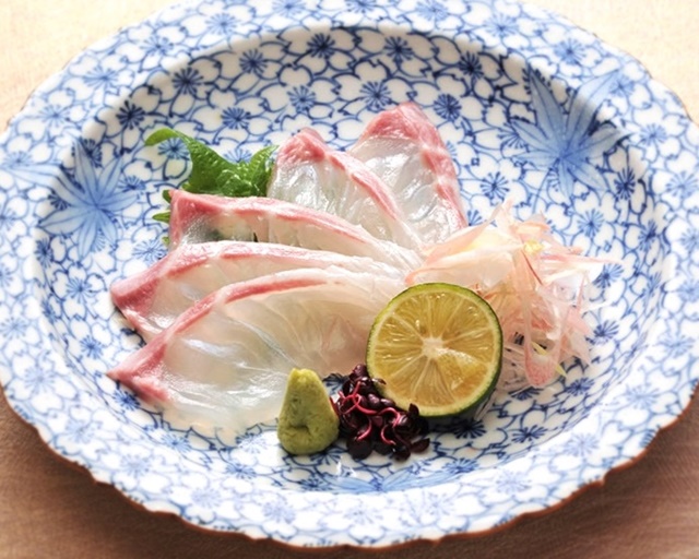 Ike-jime Tai Sashimi: 活〆タイ造り